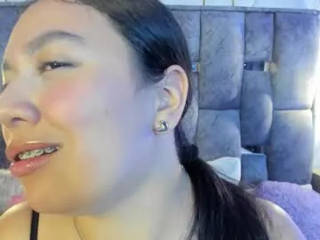 mia_roux13 — GOAL: mouth in closeup [39 tokens remaining] show saliva #braces #saliva #bj #deepthroat #longtongue