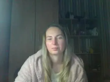 molly971345 — Flirty mood [99 tokens remaining] #chatty #goodvibes #girlnextdoor #fun #flirty