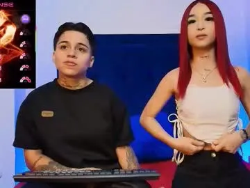 noah_bellarose — GOAL: pre cum [88 tokens remaining] Welcome to my room! #couple #new #lesbian #squirt #valentinesday