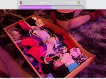 nobunny_owenz — BREAKING NEWS: feral nerdy bimbo whore tries to steal your cum!!  - Goal: I play with my clit [23 tokens left] #smalltits #submissive #twerk #emo #goth