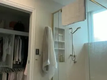 oliviabrookess — chill w me #aussie #bigass #bigboobs #natural