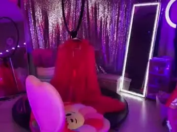 plasticfuckdoll — hush on #blonde #bimbo #bigass #bigtits #bdsm [1031 tokens remaining]