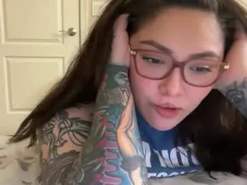 pumpkin_bunny — Tipping usually gets my attention #bbw #natural #feet #findom  #lovense