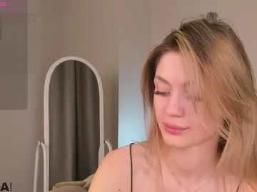 sandraa_anderson — Stay naked  [499 tokens left] #18 #squirter #lovense #smalltits #c2c