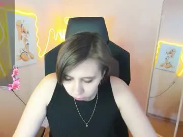 scarlet_sirenn — GOAL: air kiss [11 tokens remaining] Welcome to my room! #feet #shy #nonude #lovense #new