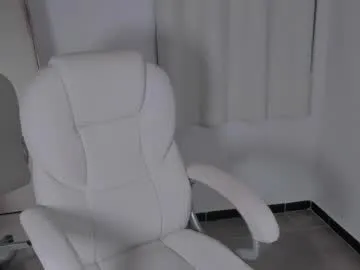 seductivelvet — GOAL: Striptease [377 tokens remaining] Hey <3 #latina #brunette #tease #pvt #young