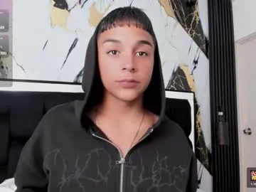 seductivo_jr — GOAL: CUM SHOW   [586 tokens remaining] CUM hey welcome my room #femboy #young #18 #cute #twink