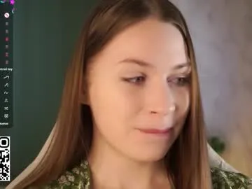 stella_of_steel — Cameltoe close up and stroking pussy #natural #smile #shy #tease #smalltits [78 tokens remaining]