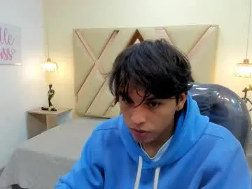 stiwentwink — GOAL: full naked [100 tokens remaining] Welcome to my room! #young #18 #bigdick #twink #cum