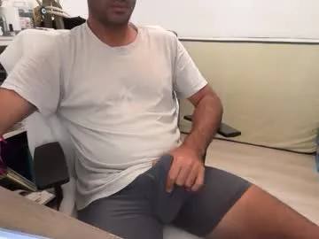 surftravel — masturbate/ flash cock 25 tk [100 tokens left] #bigcock #str8 #ass #sexy #fit #c2c #fit #horny #hard #bigdick #cut #straight #