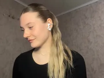 torydesmarias — Goal -    Biggest smile and blow kiss  ! Hi guys and welcome . My name is Anita Have a good stream and a good time!  #shy #new #teen #18 #young [10 tokens remaining]