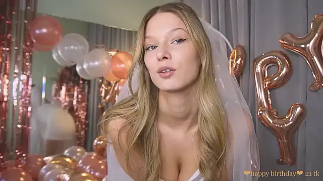 _Katie_Dierse — kiss each other neck and shoulder