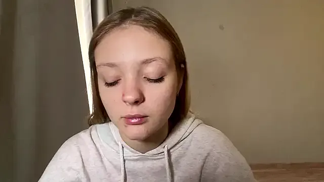 _petaI — Turn sideways and do 3 sexy squats!