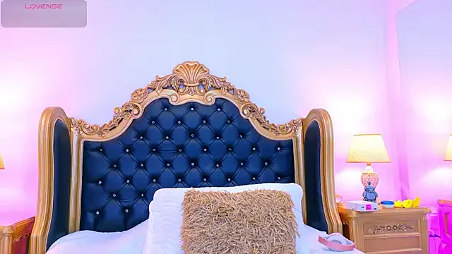 AdelinaVans — Mi tight pussy wants cum