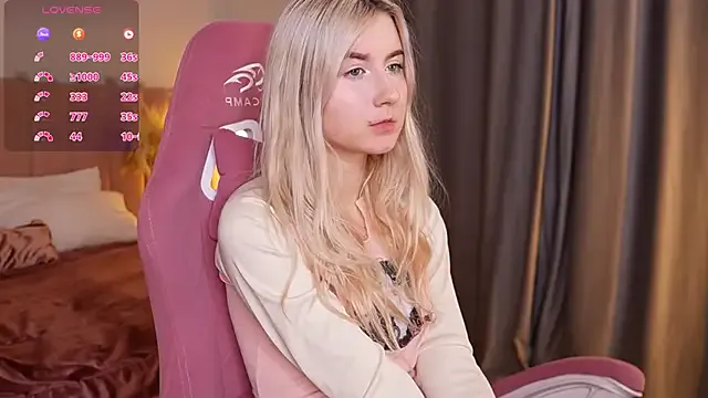 StripChat Aiko_Takana is Freechat Aiko_Takana — ice cube around the neck & belly