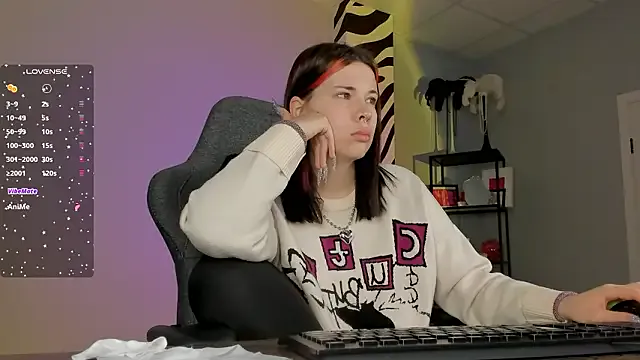 AliceSunday — worship to glamour doll