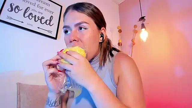 ArianaBaker on StripChat 