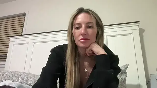 StripChat ariestarlight is Freechat ariestarlight — vibrate 2 mins pussy