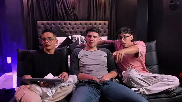 StripChat big__friends is Freechat big__friends — Suck nipples x1