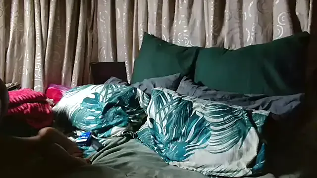 Bustyboobs02xx — SPREAD ASS