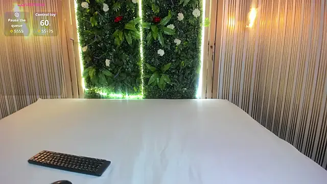 StripChat camiifox_ is Freechat camiifox_ — naked