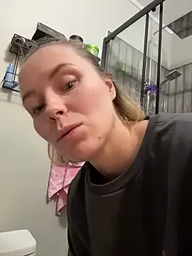 Charming_Daphny — Fuck love