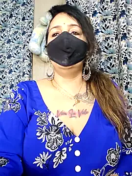 cute-tanvi — Oil on boobs