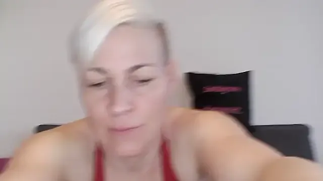 StripChat DarleenHot is Freechat DarleenHot — Guten Morgen/ Shake Boobs / Lt Video