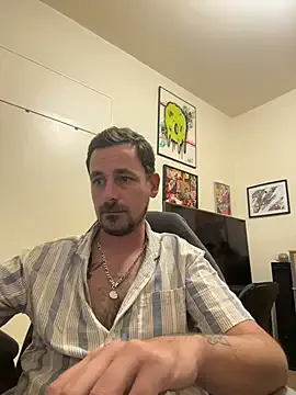 StripChat defbond420 is Freechat defbond420 — enlever le pantalon