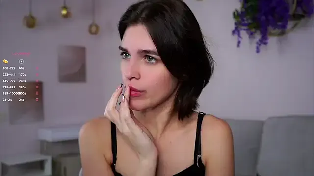 EleneButton on StripChat