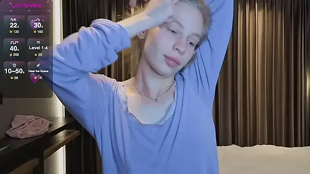 StripChat Elis_Fox is Freechat Elis_Fox — NAKED TITS!!!!!