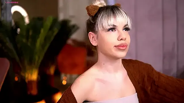 StripChat Emily_Voss is Freechat Emily_Voss — Flood me like an ocean