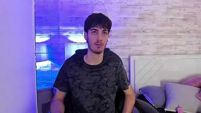 Emir_Ozan_ — Shake ass