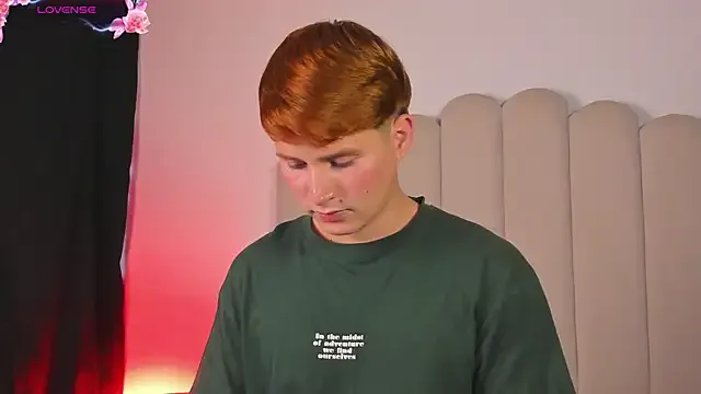 StripChat Eragonbooy is Freechat Eragonbooy — Rub my ass on your dick