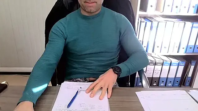 StripChat Evasionee is Freechat Evasionee — HANDJOB E PETTO 1 MINUTO