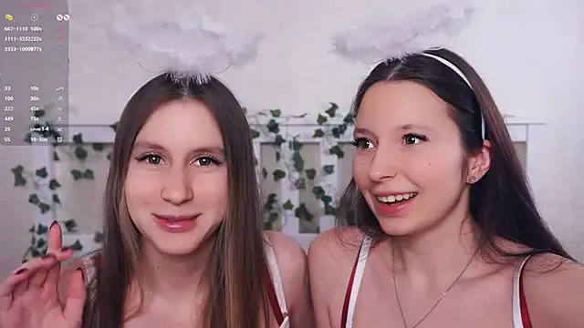 StripChat GabrielleLynchard is Freechat GabrielleLynchard — pinching nipples through top