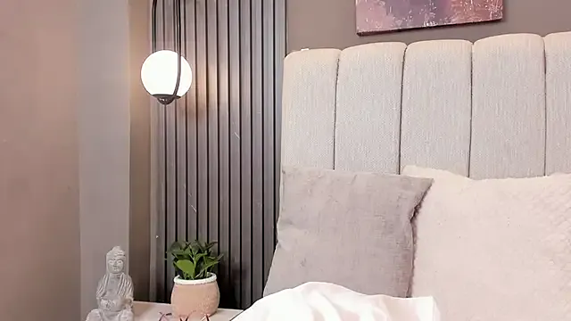 GiannaColling1 — LET ME FEEL YOUR VIBE IN MY PUSSY 5MIN