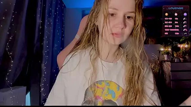 GoodWitch_ on StripChat