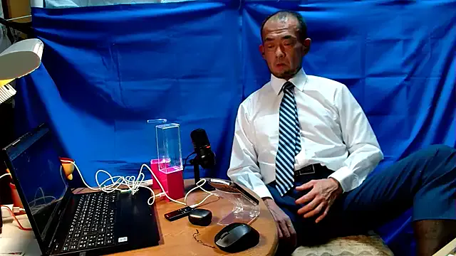 StripChat heita_omori is Freechat heita_omori — I'll take off my pants.