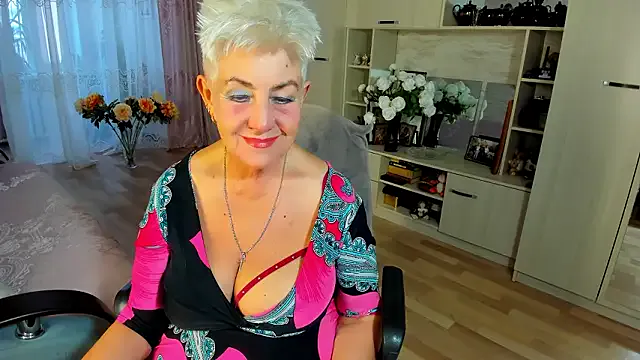 HotandMature — chest-50. ass -100...naked . pussy -150