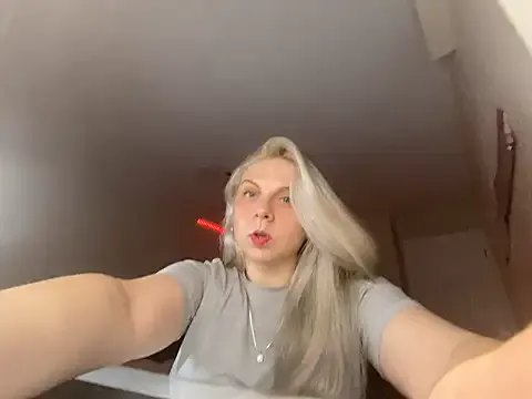 StripChat i_love_iva is Freechat i_love_iva — Take of shirt