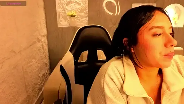 Juliana_Tx — Gentle spankings on the bottom