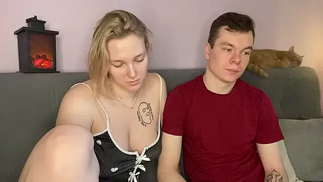 StripChat julielourens is Freechat julielourens — Tom passionately squeezes my boobs