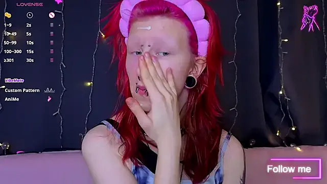 StripChat KandraCruser is Freechat KandraCruser — im wet, take off my short