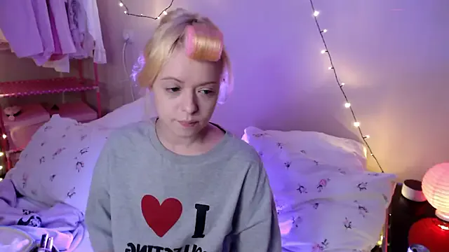 StripChat KatieMelone is Freechat KatieMelone — * SUCK A DILDO *