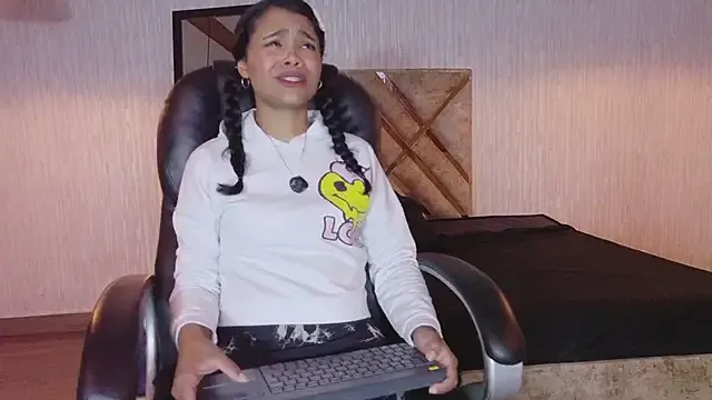 StripChat Kristall_06 is Freechat Kristall_06 — get playful with my menu