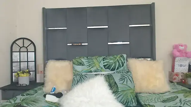 StripChat LaCaramellaChocolatia is Freechat LaCaramellaChocolatia — EDGE ME TILL I CUMMM