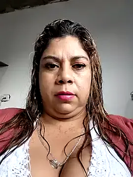 StripChat Laura-Hernandez is Freechat Laura-Hernandez — Shaking breasts in public