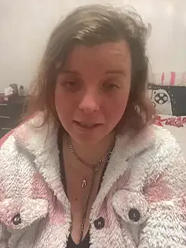 StripChat Laura-Loveyou is Freechat Laura-Loveyou — Blowjob Dildo deep throat 5min