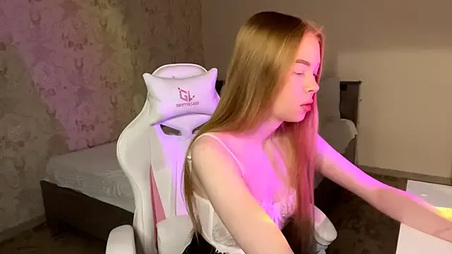 StripChat LumiSun is Freechat LumiSun — flash my panties